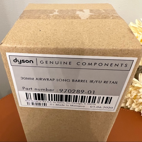 Dyson Air Wrap Styler in Pink & Gray with 1 Long Barrel Attachment - Picture 16 of 16